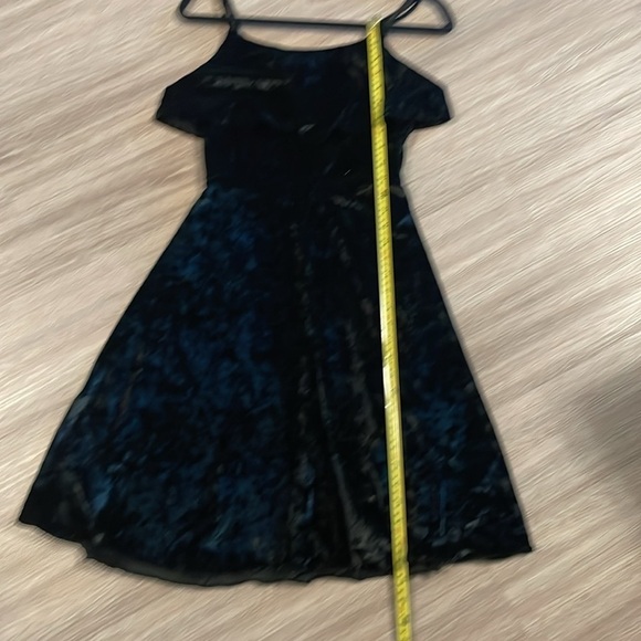 Who What Wear Women’s Midi Dress Small Black Crushed Velvet Ruffle Whimsigoth - Picture 14 of 15